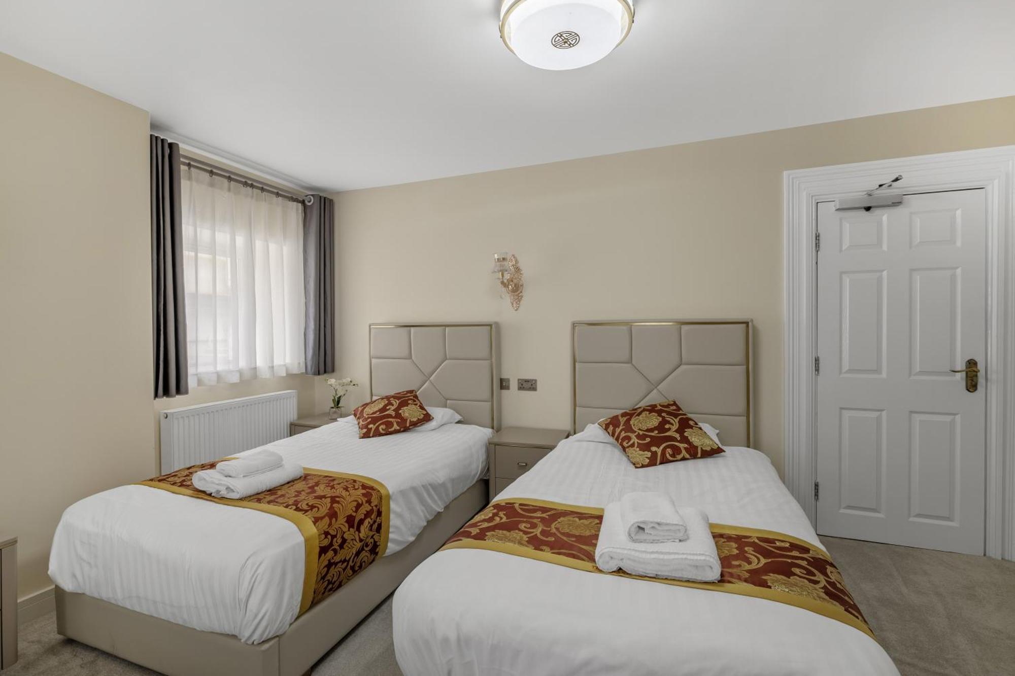 The Drake Hotel 4*